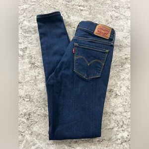 Women’s Levi Super Skinny 701 Jeans 28